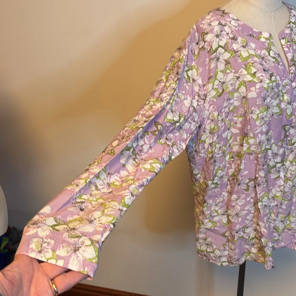 Van Huesen studio lavender flower print long sleeve top size XL - Image 3