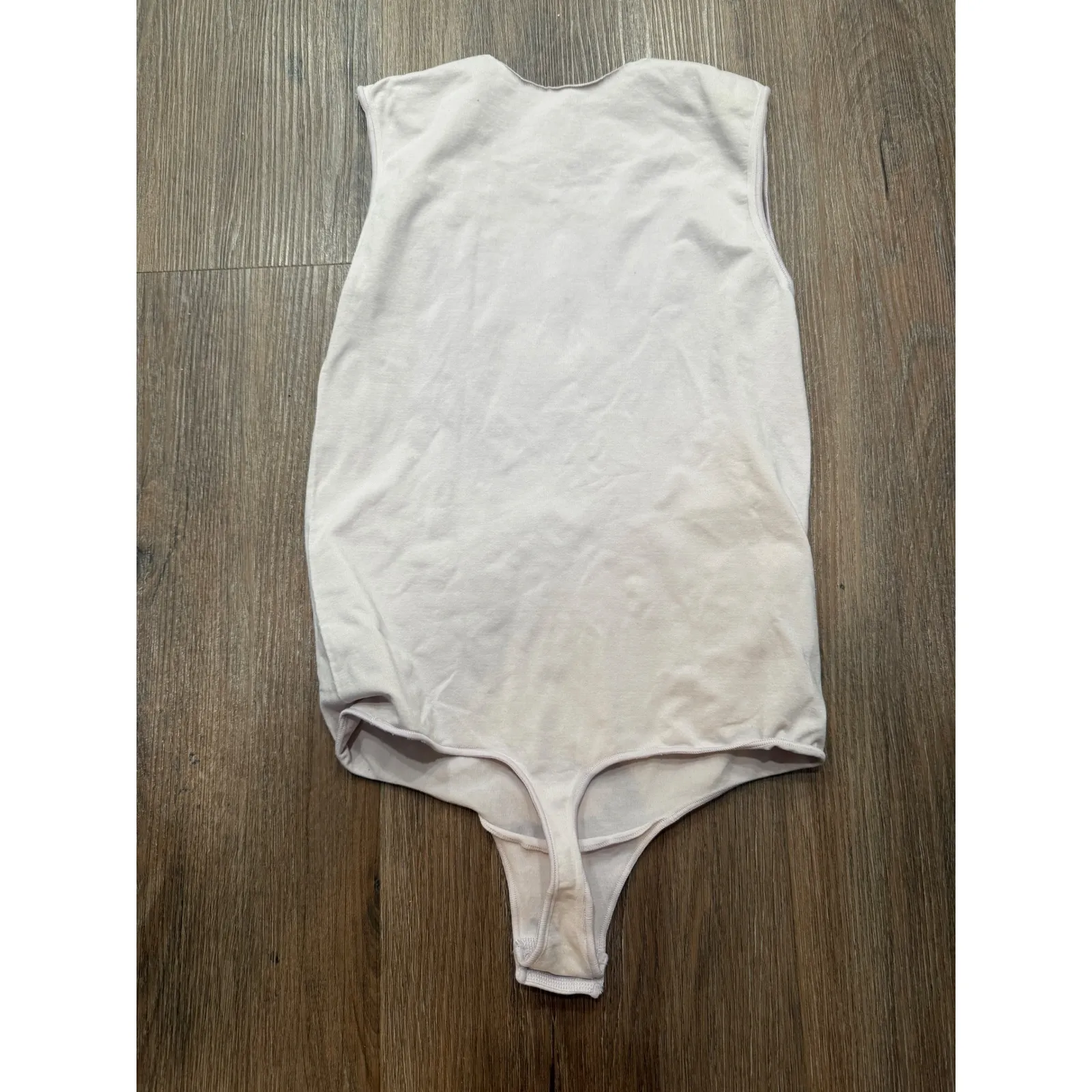 SKIMS Fits Everybody Scoop Neck Sleeveless Thong Bodysuit Light Beige XXS XS - Image 3