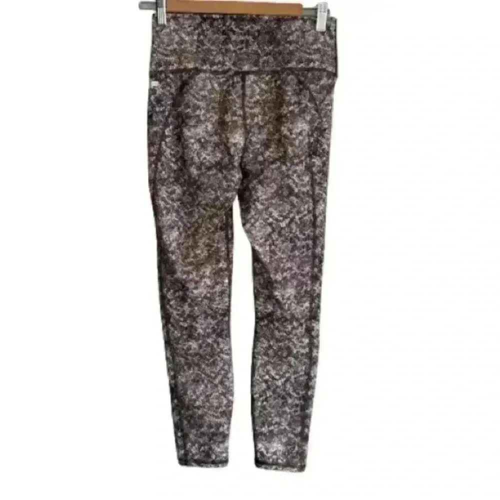 Fabletics Define Powerhold High Waisted 7/8 Leggings Small Black - Image 4