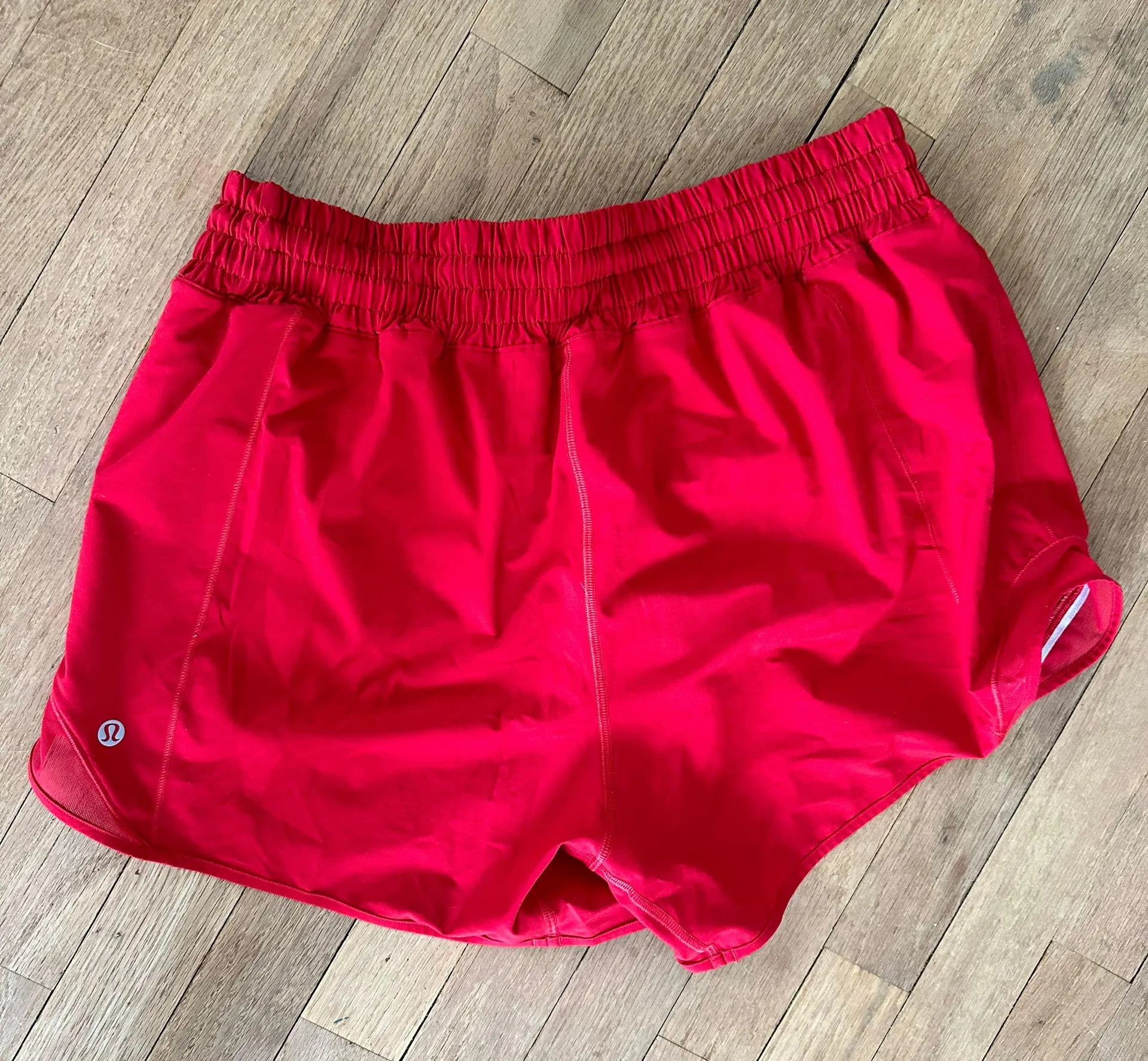 Lululemon High-Rise Hotty Hot Shorts - Image 2