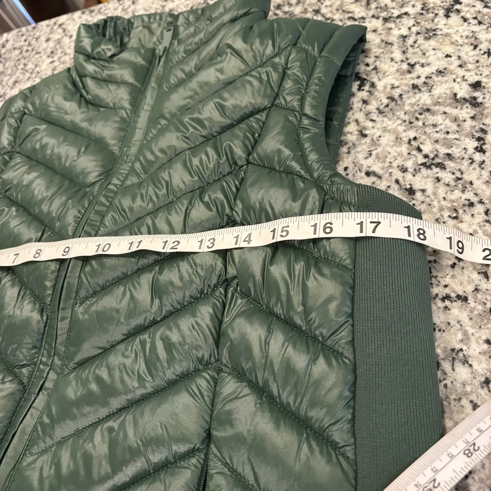 New Calvin Klein Green Quilted Vest Chevron Zip Puffer Sleeveless Size Small NWT - Image 10