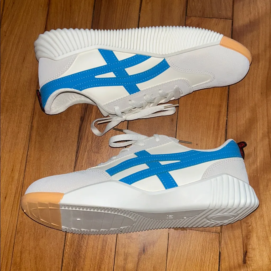 NWOT De Florance Cloudea Sneakers White Size 10.5 - Image 3