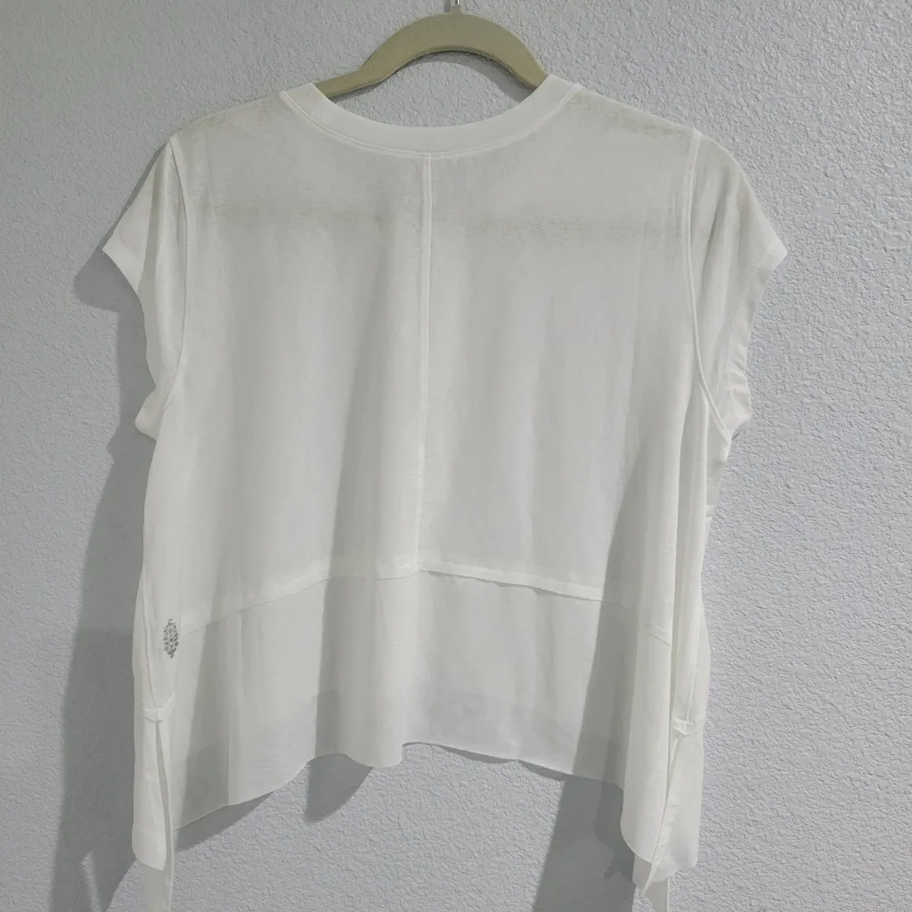 Free People movement tempo short sleeve size M - Image 5