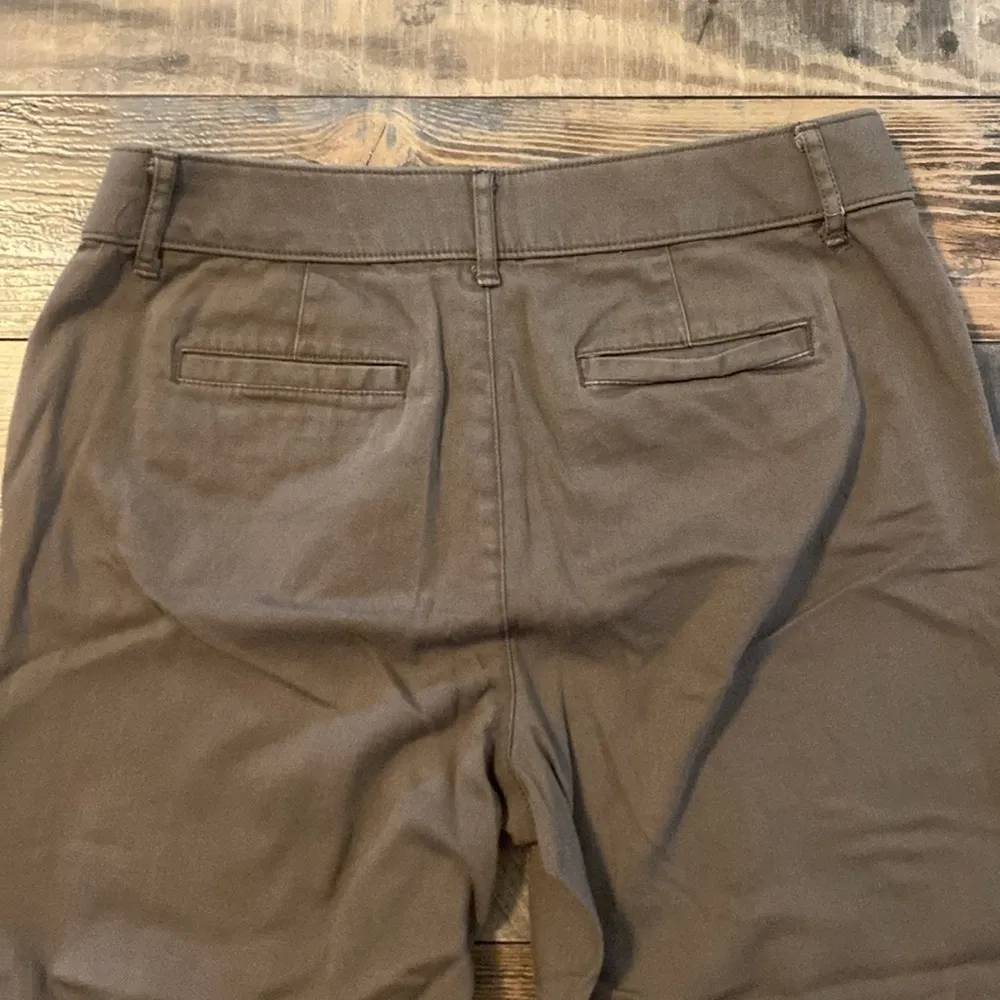 Women’s ST John’s Bay size 6 capri brown - Image 4