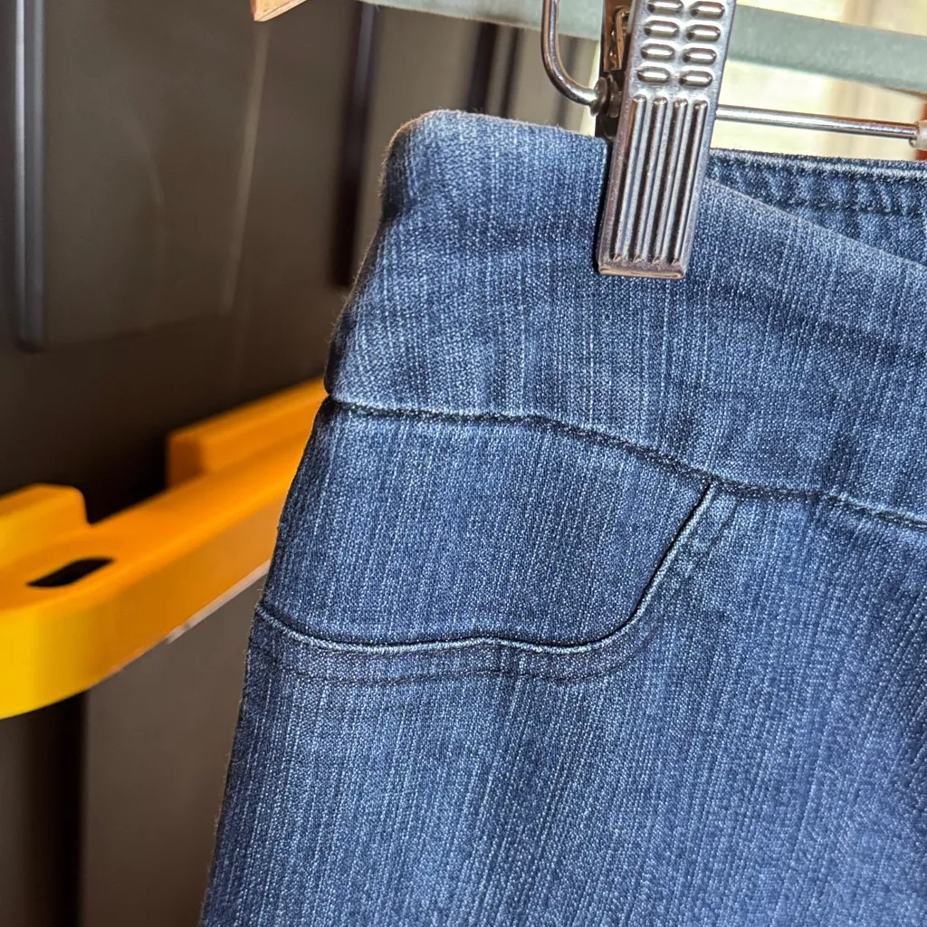 Soft Surroundings Ultimate Denim Straight Leg Crop Jeans Size Small - Image 4