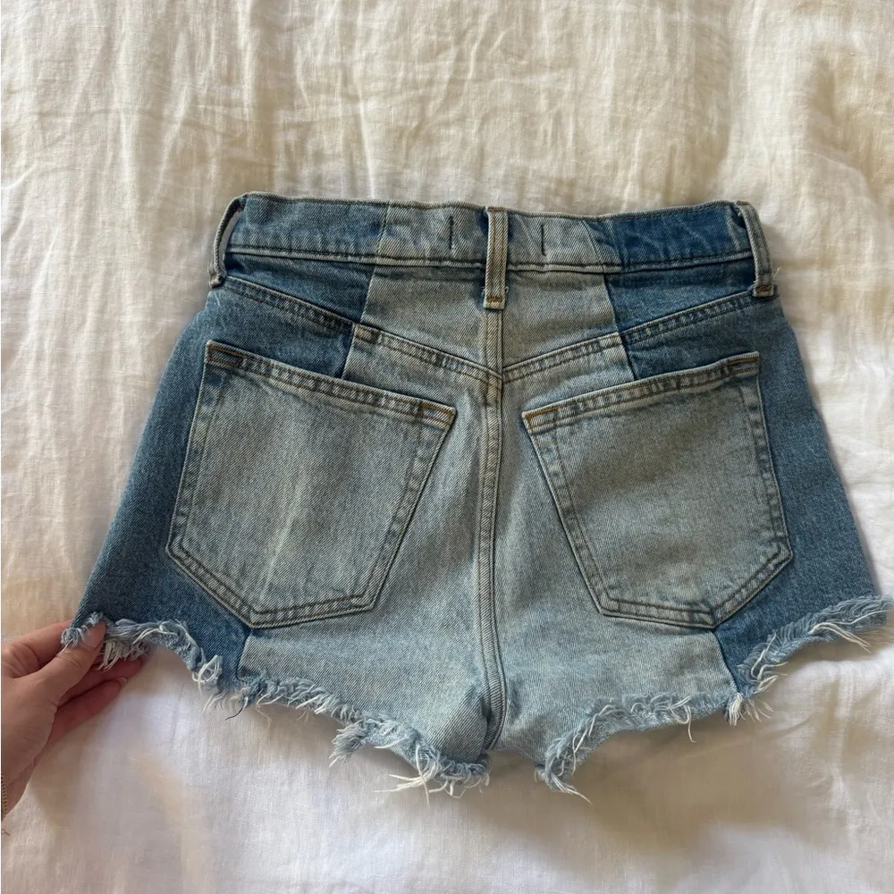 Abercrombie two toned high rise Jean shorts - Image 5