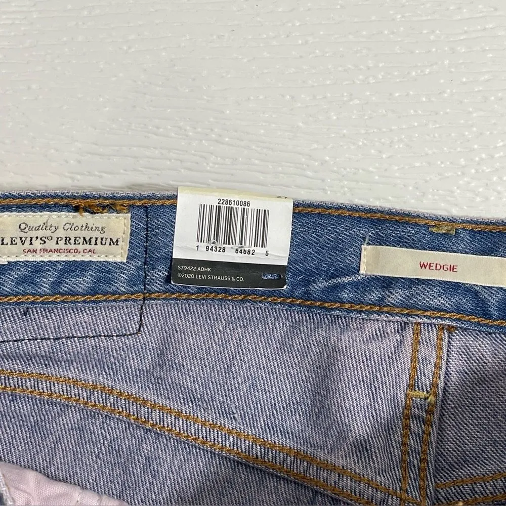 NWT Levi’s Premium Wedgie Jeans Medium Blue Wash with Pink Tint Size‎ 27 - Image 7