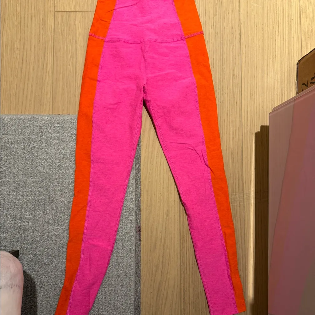Beyond Yoga Bright Pink and Orange Leggings - Image 4