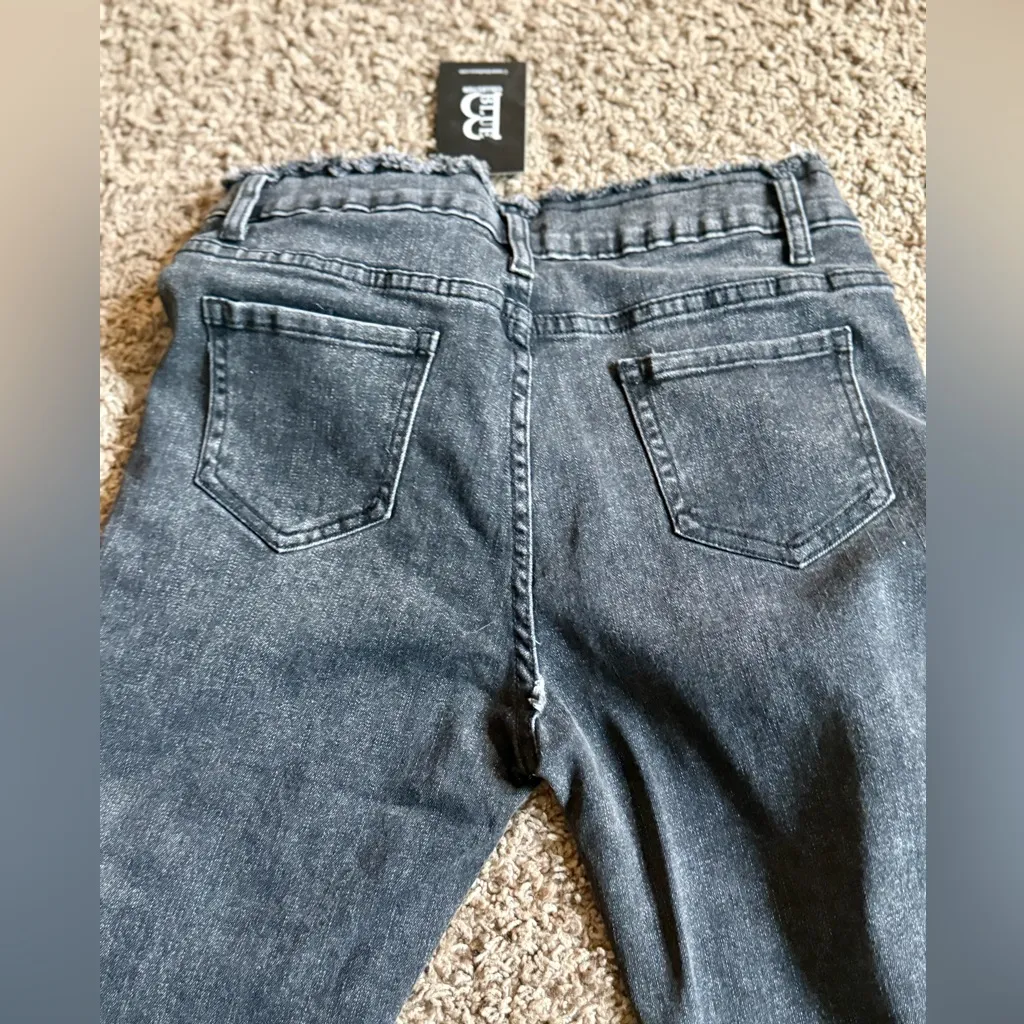 Buckle Blue B Collection Rhinestone Fringe Cropped Flare Jeans – Size Small Gray - Image 4