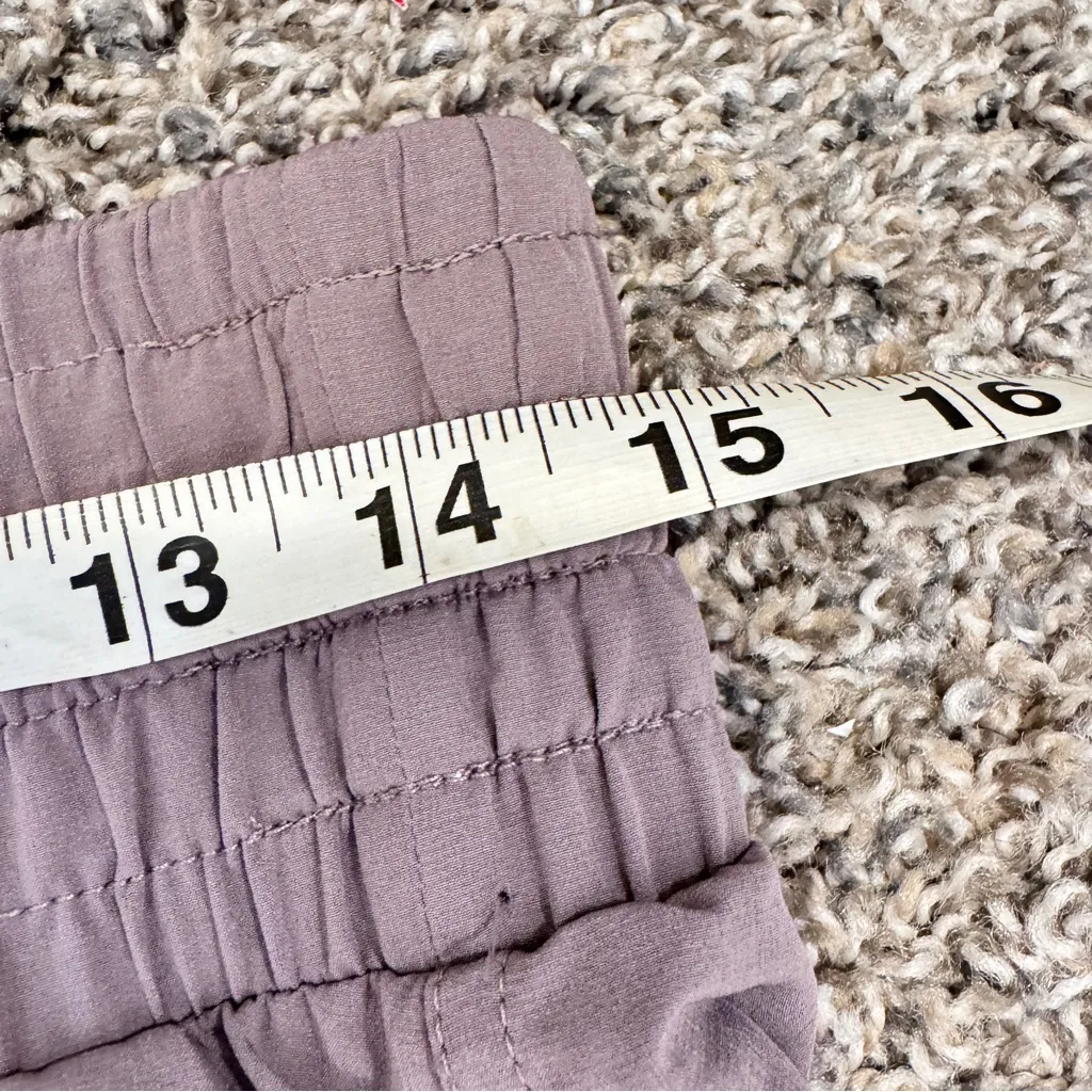 Spanx Casual Fridays Cargo Joggers Smoke Womens M Athletic Neutral Minimalist - Image 3