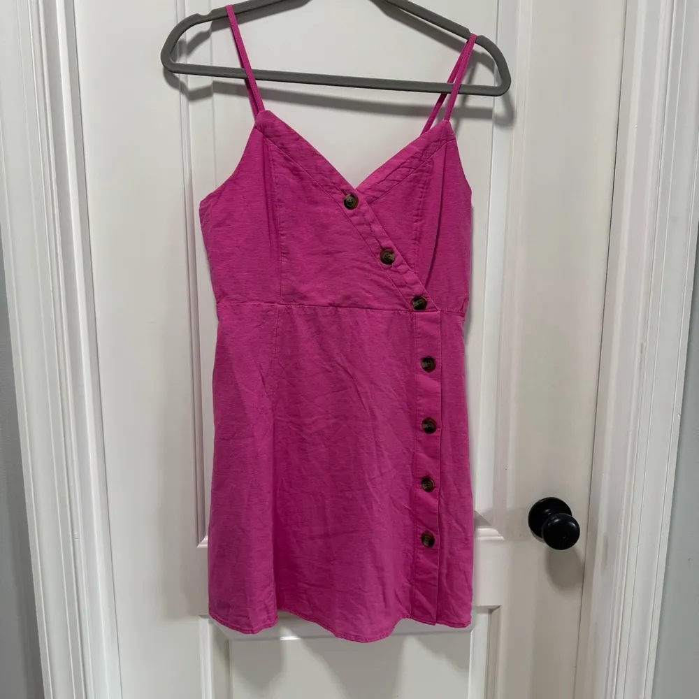 American Eagle Button Wrap Mini Dress NWT size Medium SHORT Linen Blend Hot Pink - Image 2