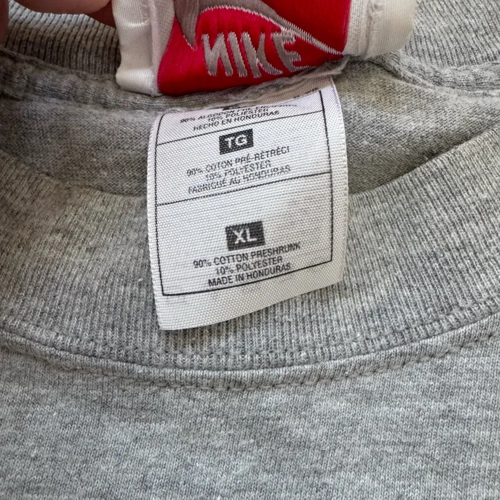 Vintage Reworked Nike Cropped T-Shirt Size XL Gray Patchwork - Image 5