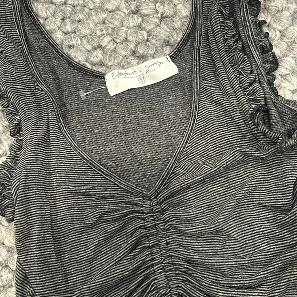 Emma & Sam‎ Black Grey Striped Scrunched Tank Size Medium - Image 2