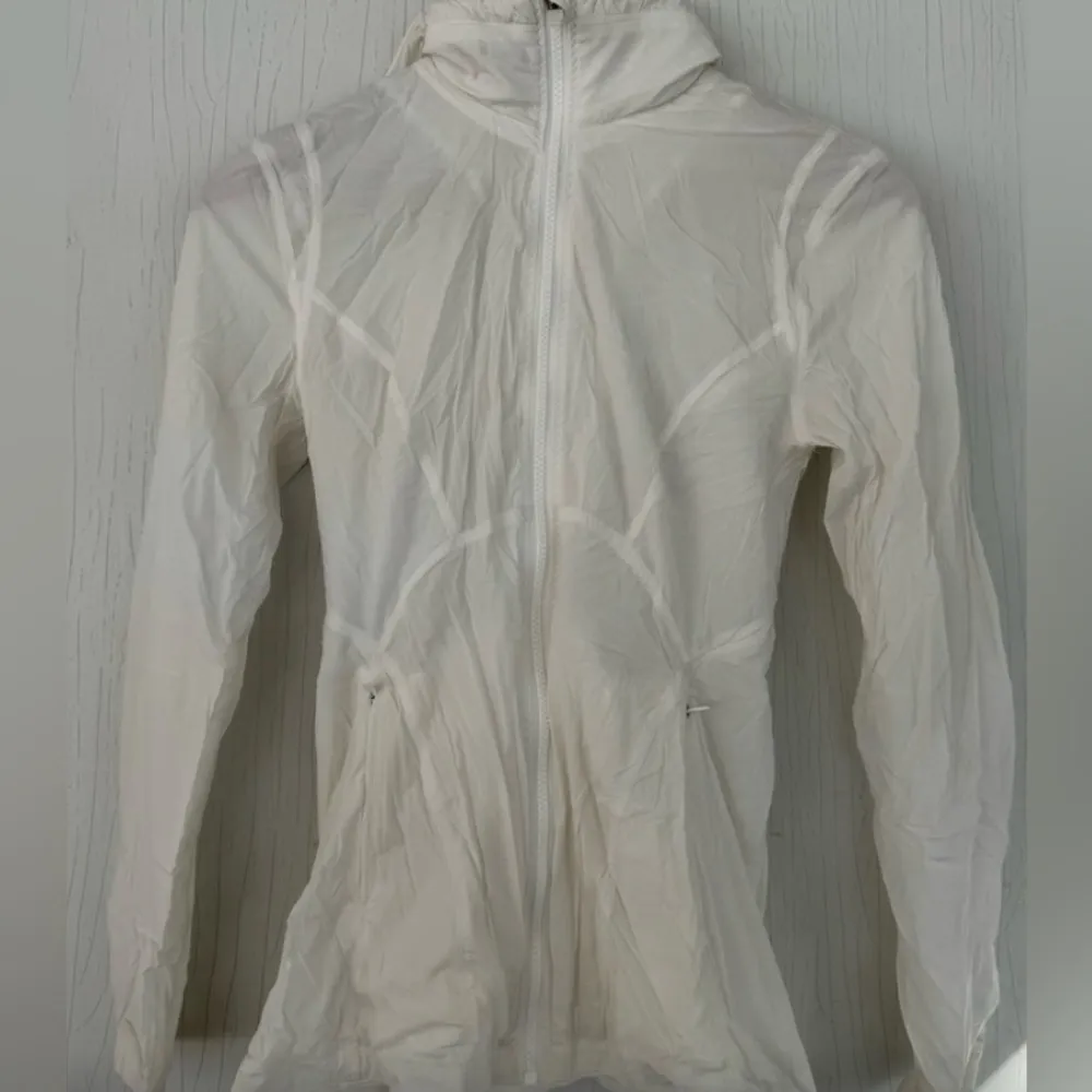 Lululemon Athletica Such A Cinch Foldable Hood White Jacket size 4 - Image 3