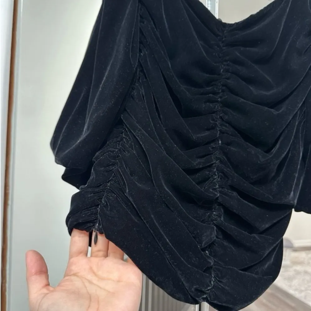 Zara NWT black velvet velour ruched gathered puff sleeve short sleeve top - Image 9