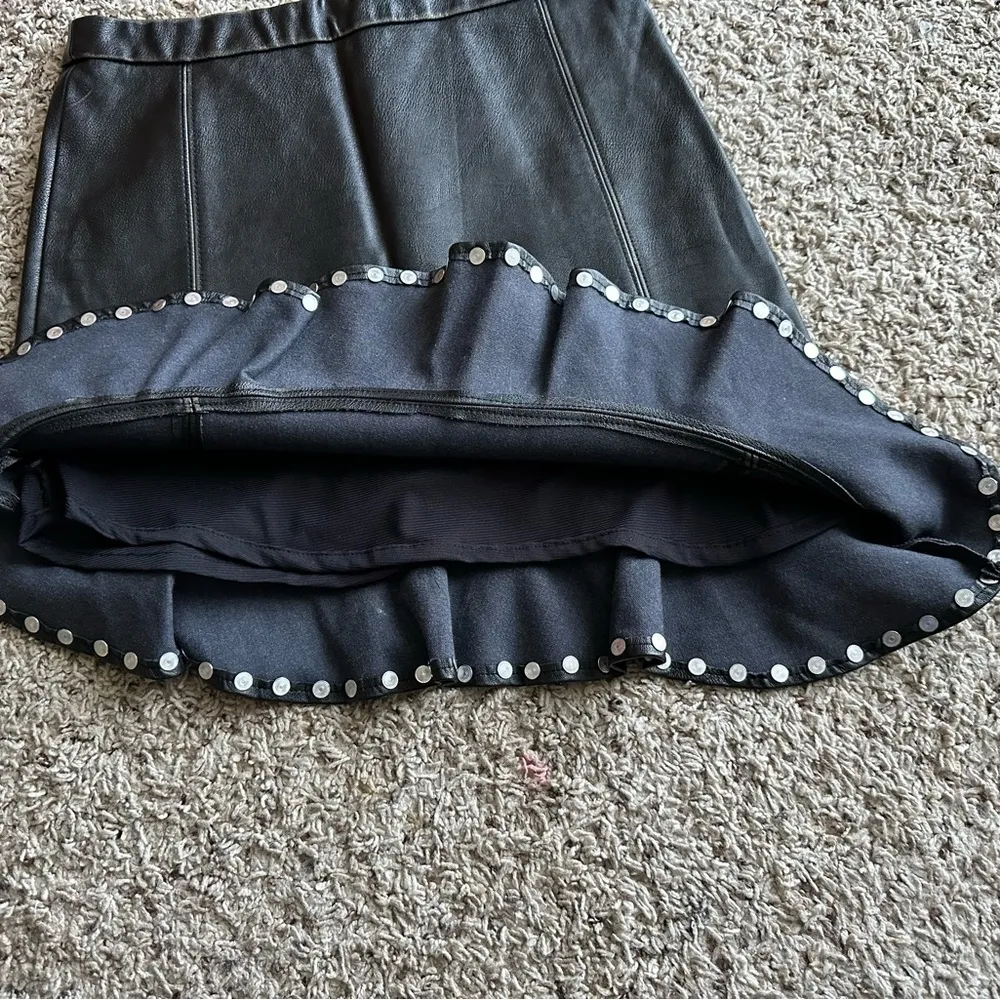 Zara Faux Women's Black Faux Leather Asymmetrical Skirt Size XS - Image 10