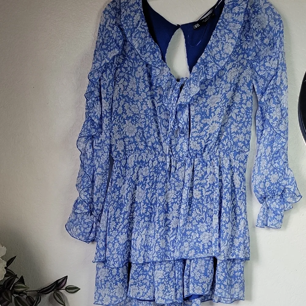 ZARA  Blue White Floral Ruffle Long Sleeve Short Romper Size S - Image 2
