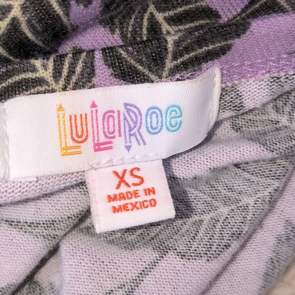 LulaRoe xsmall purple leaves print foster cardigan - Image 4