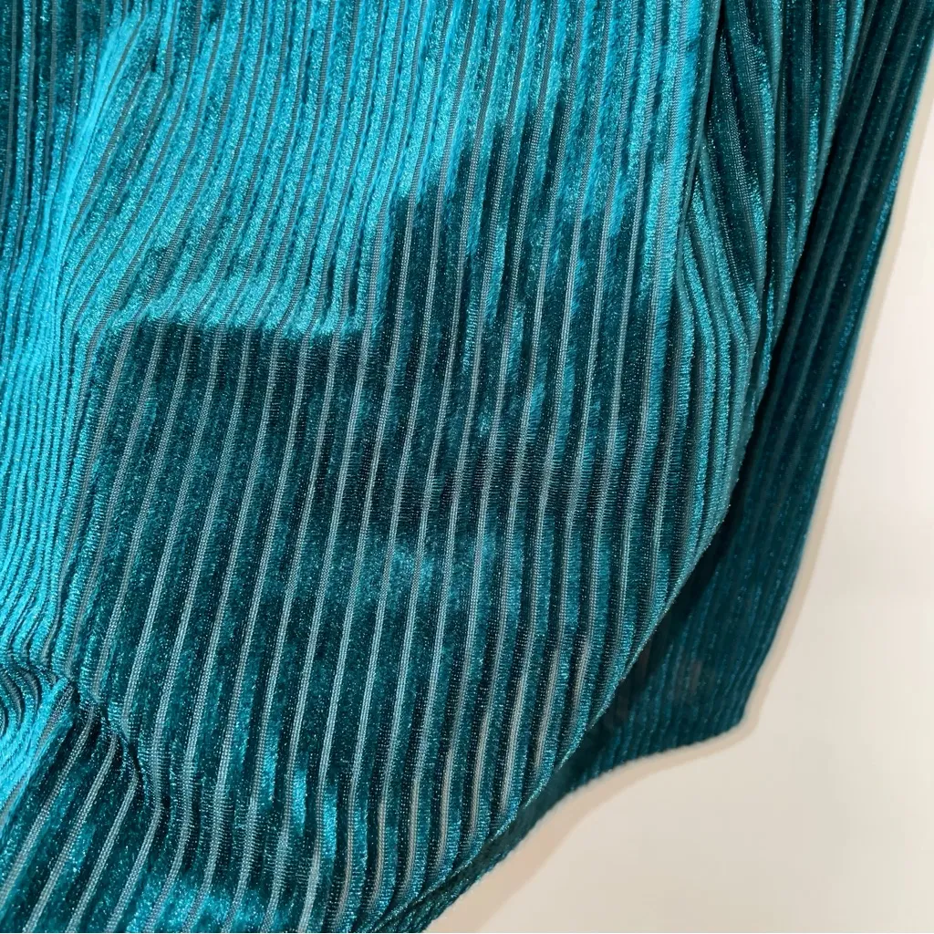 Shein Teal Green Velvet Burnout Stripes Women's Top with Puff Sleeve Size 2X - Image 5