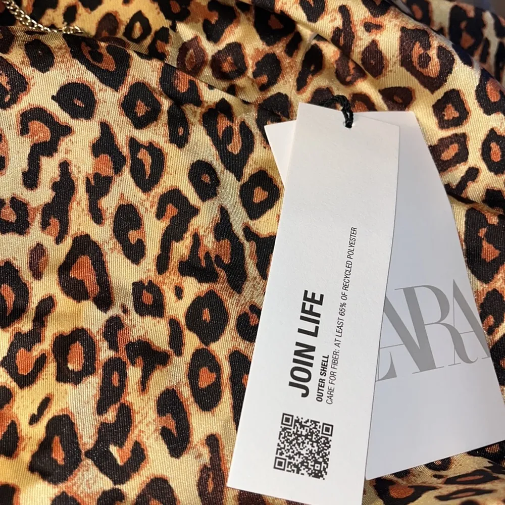 NWT ZARA LEOPARD PRINT SILKY CAMISOLE TOP CHAIN DETAIL MEDIUM - Image 11