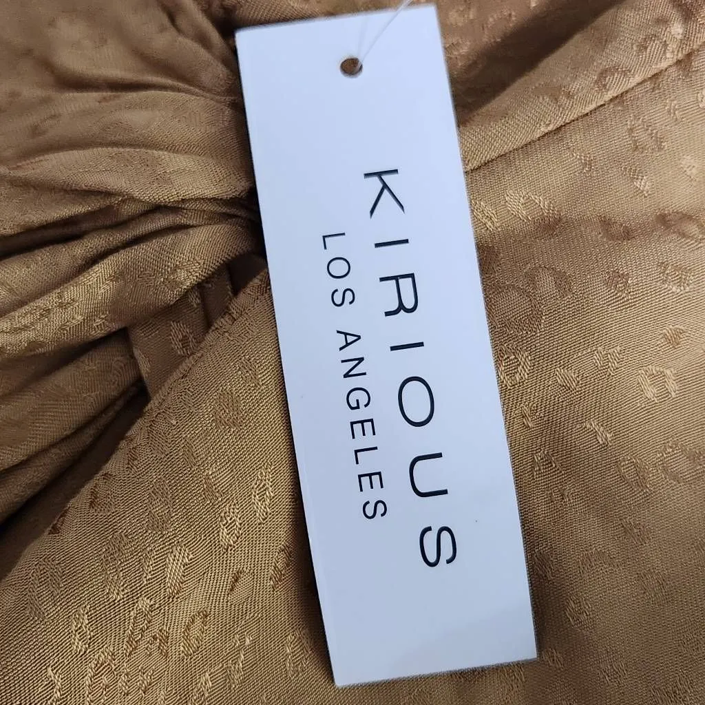 Kirious Tan Leopard Print Crop Top NWT Size Medium Tan Leopard Print Top - Image 8