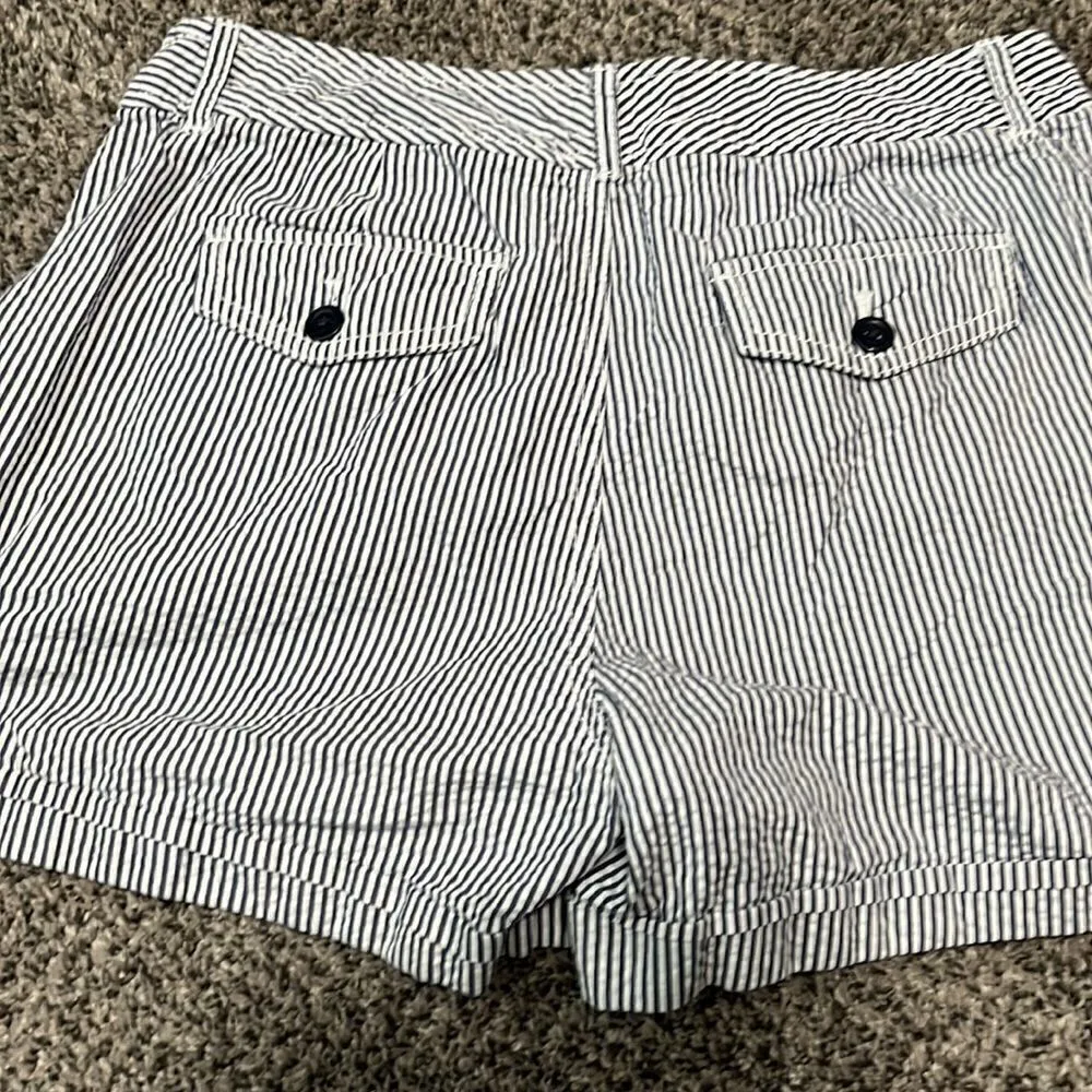 Banana Republic Seersucker Striped Shorts - 4 - Image 2