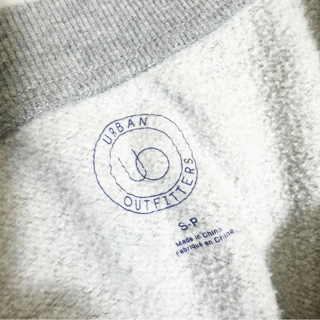 Urban Outfitters Gray V-Neck Oversized Cropped Sweatshirt Size S‎ - Image 3