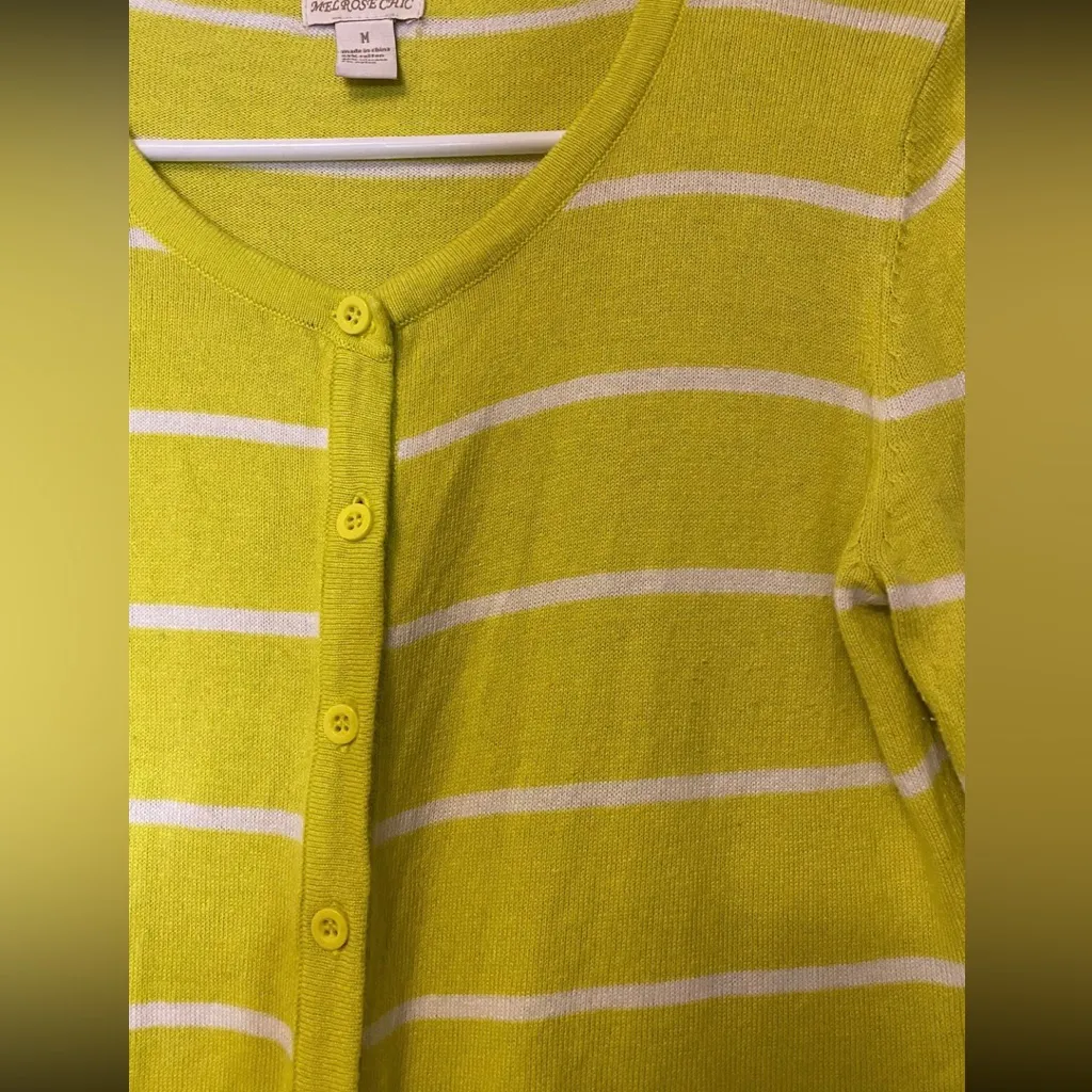 ⭐️Melrose Chic Womans Striped Yellow and White Cardigan Button Front Medium - Image 2