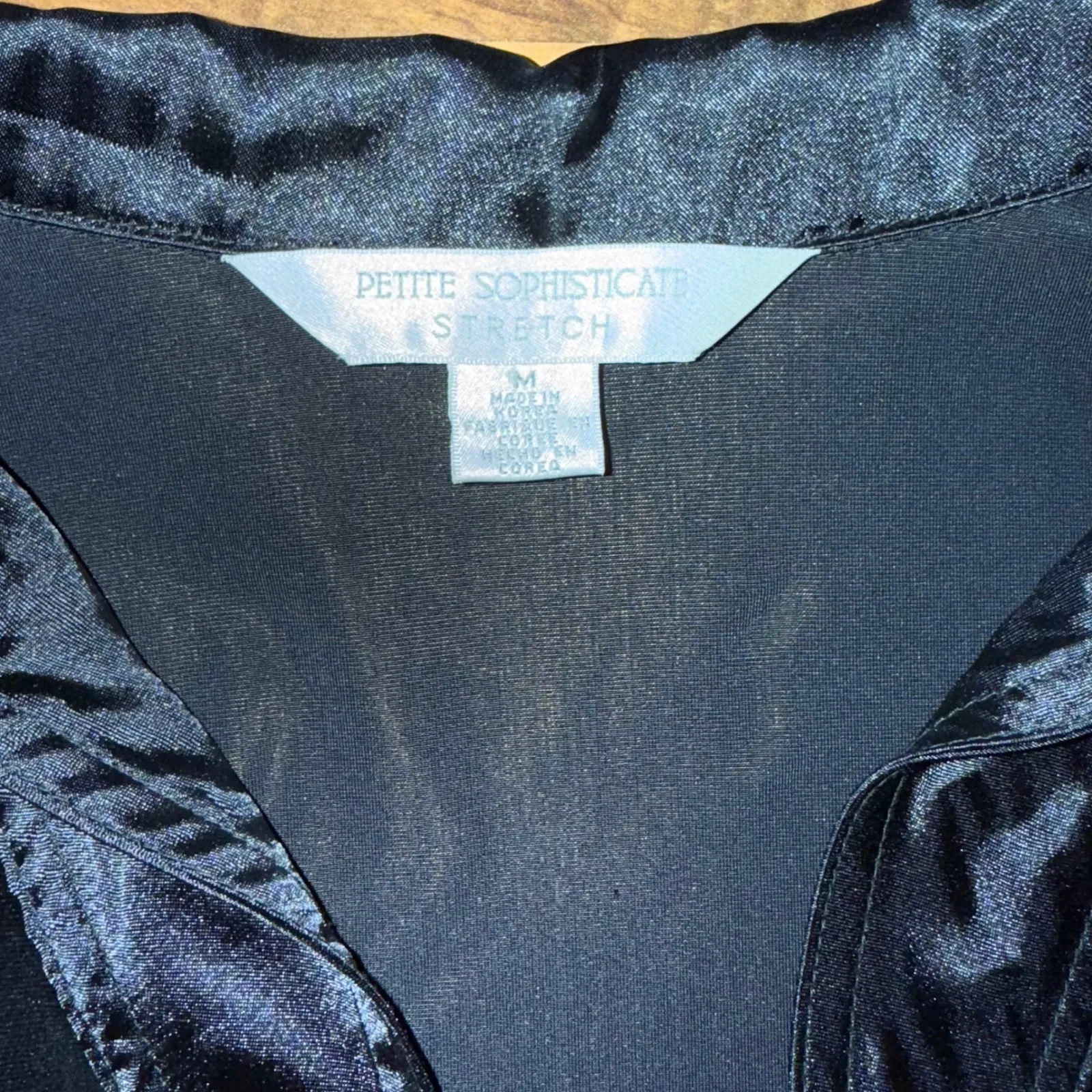 Petite Sophisticate Black Velvet Collared Long Sleeve Top Size M Y2K holiday - Image 4