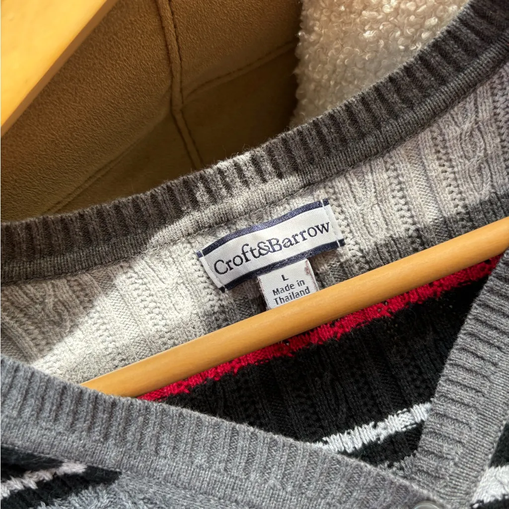 Croft & Barrow Gray and Red Knit Sweater - Image 2