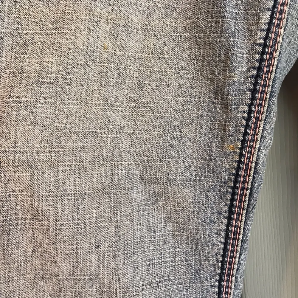 Vanilla Star Junior's 11 Vintage y2k Distressed Lightwash Denim Jeans Capris - Image 3