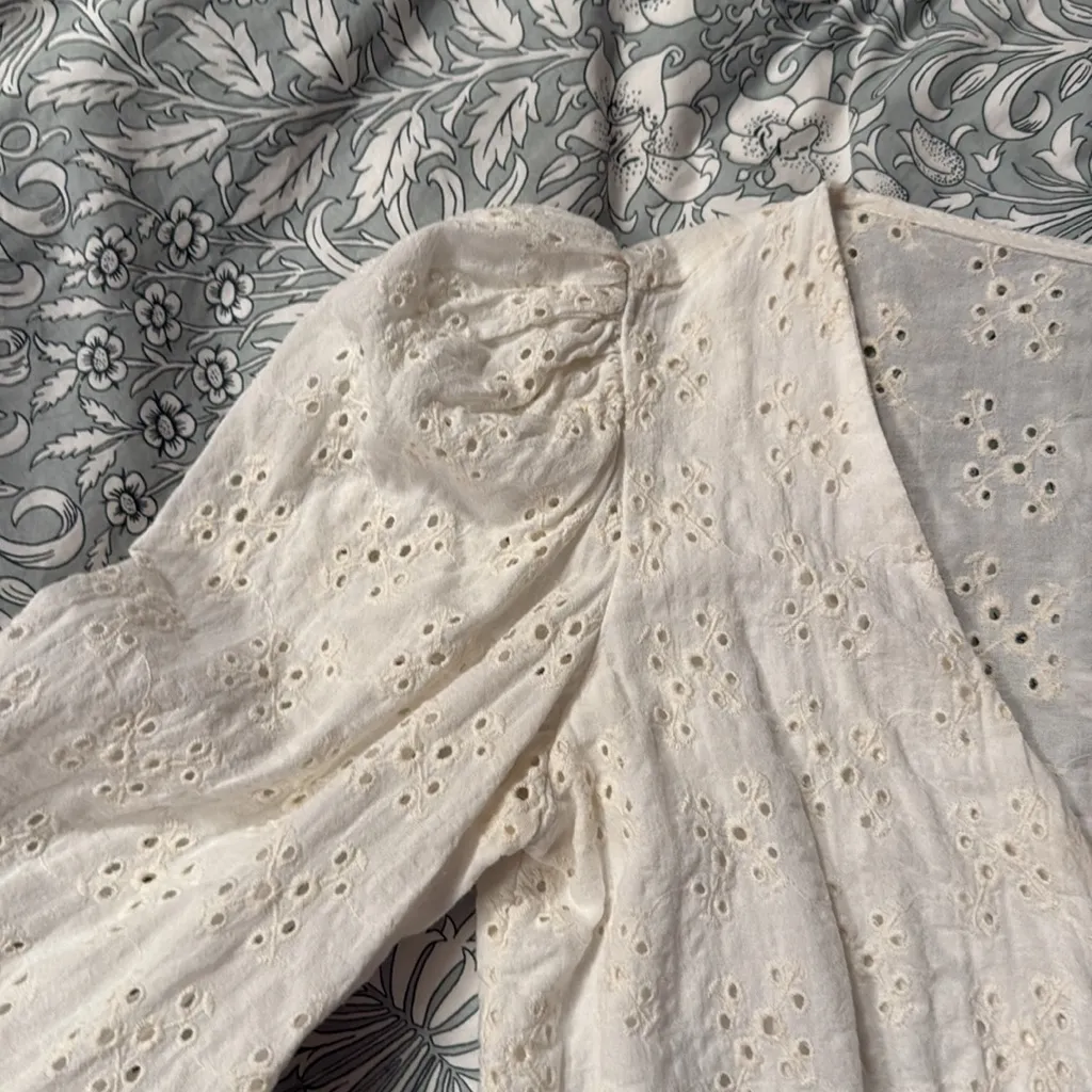 Olivaceous White Eyelet Blouse - Image 4