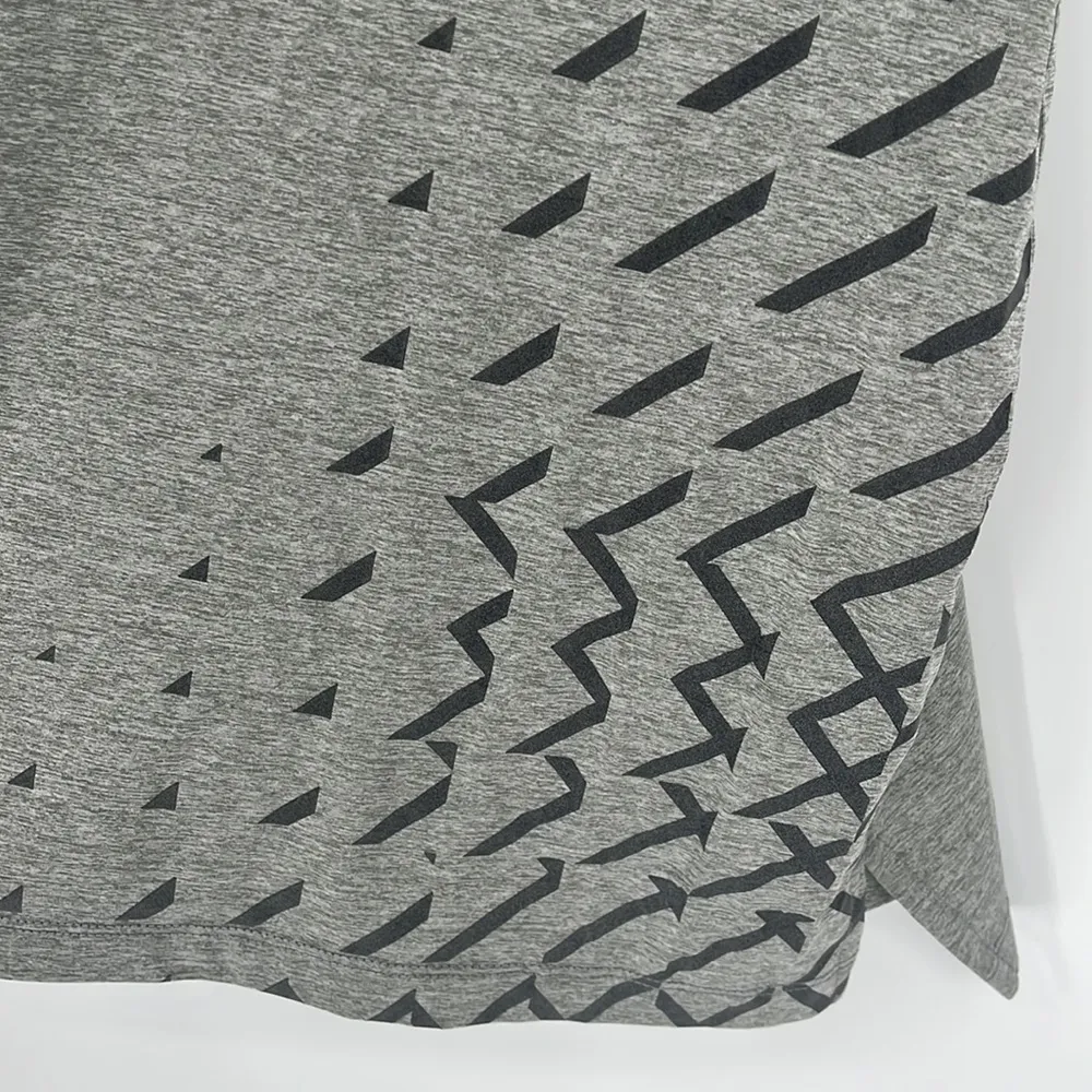 Nike Dri-Fit Tank Top Gray & Black Size Large - Image 3