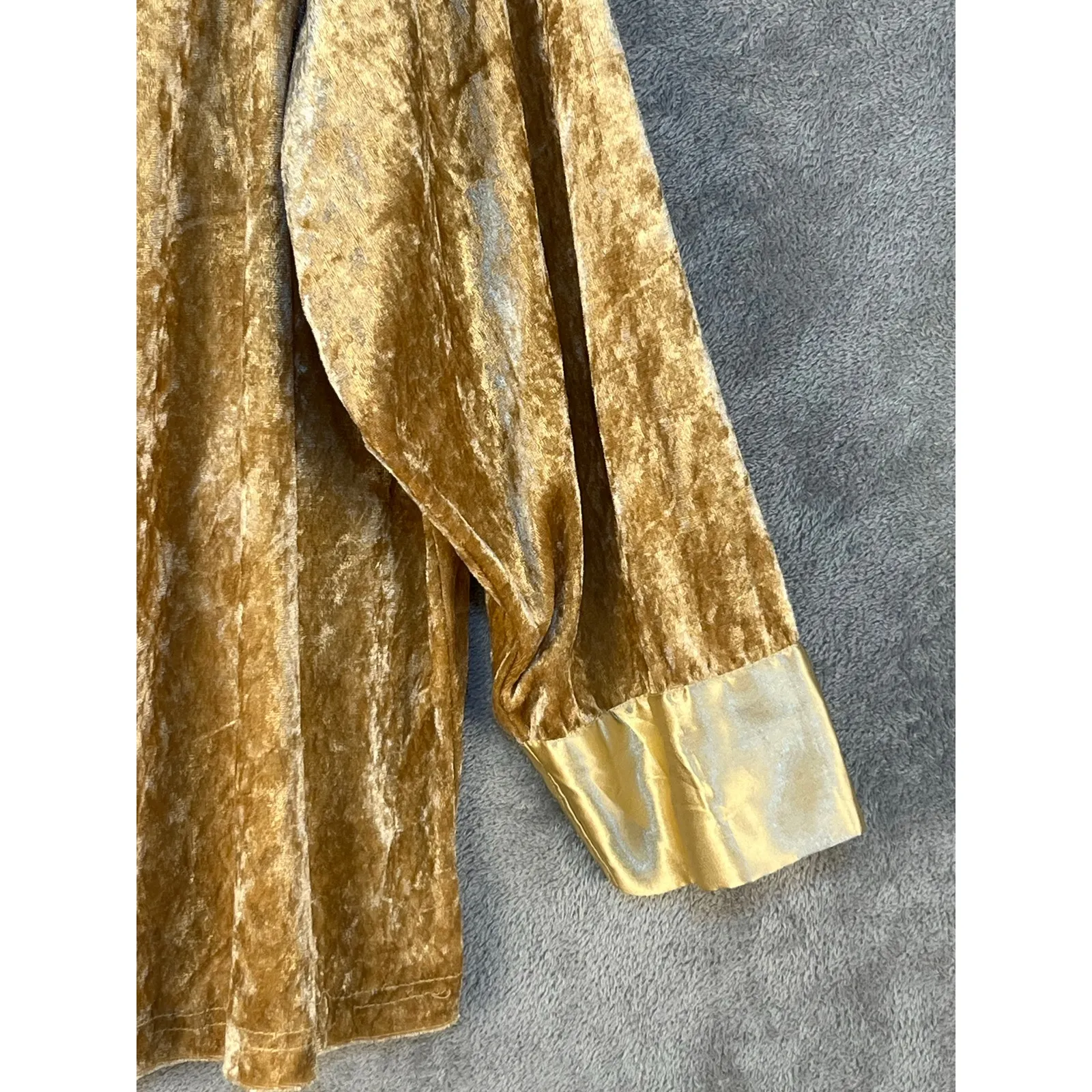 VTG Gold Crushed Velvet Blouse 1X 3/4 Sleeve Satin Cuff Renaissance Coquette Size XL - Image 3
