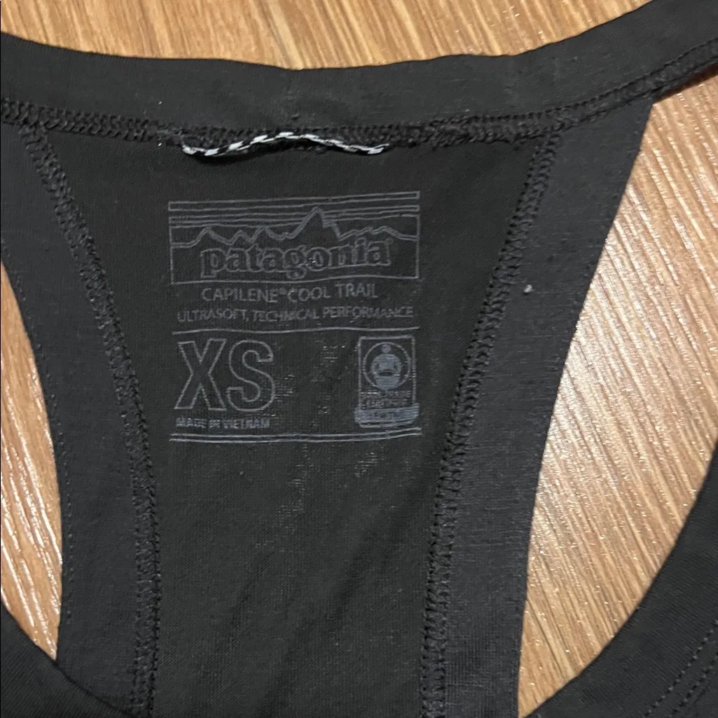 Patagonia Women's dark gray Tank Top XS like new - Image 2