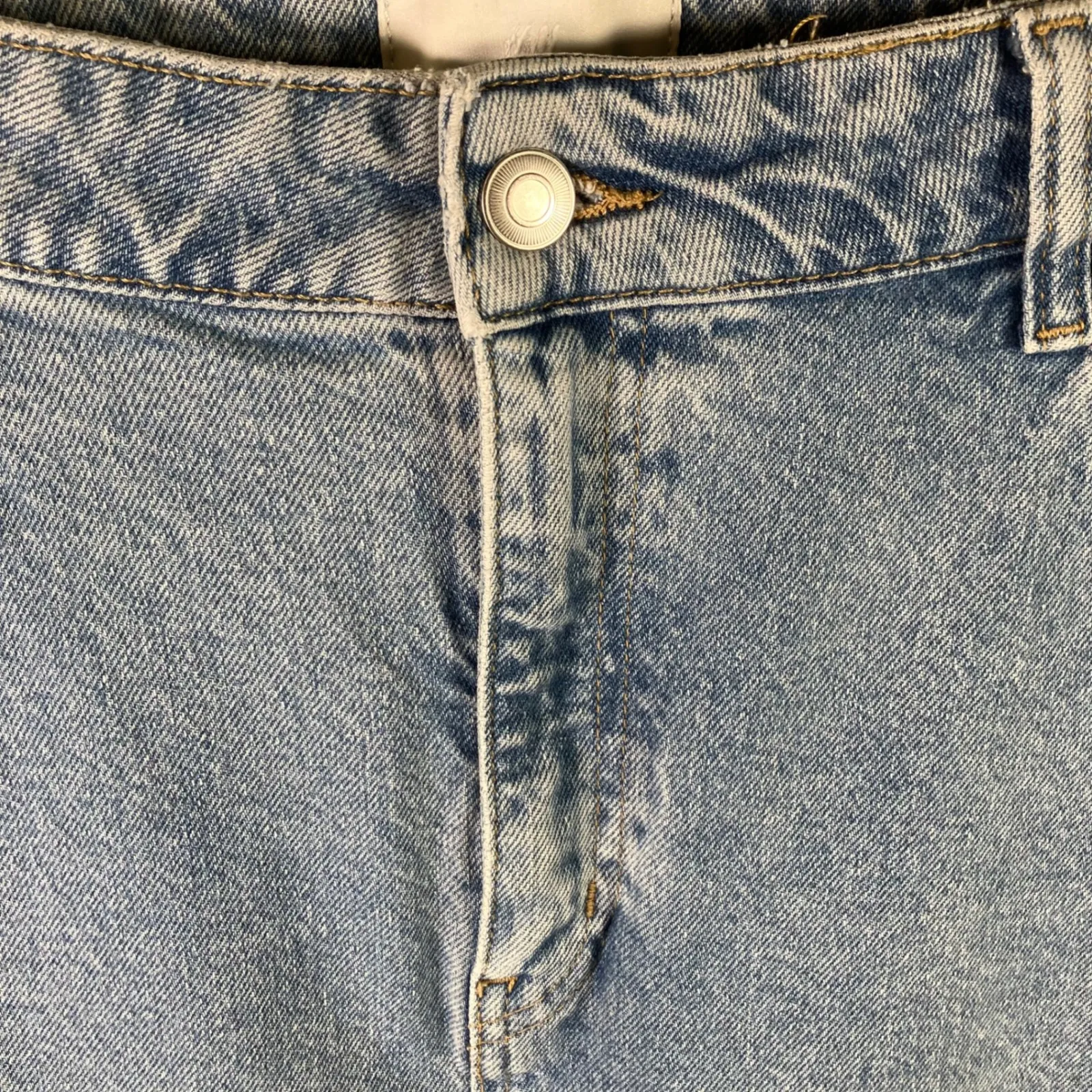 H&M US 16 High Waisted Mom Jeans Light Wash‎ Denim Womenswear Classic - Image 3