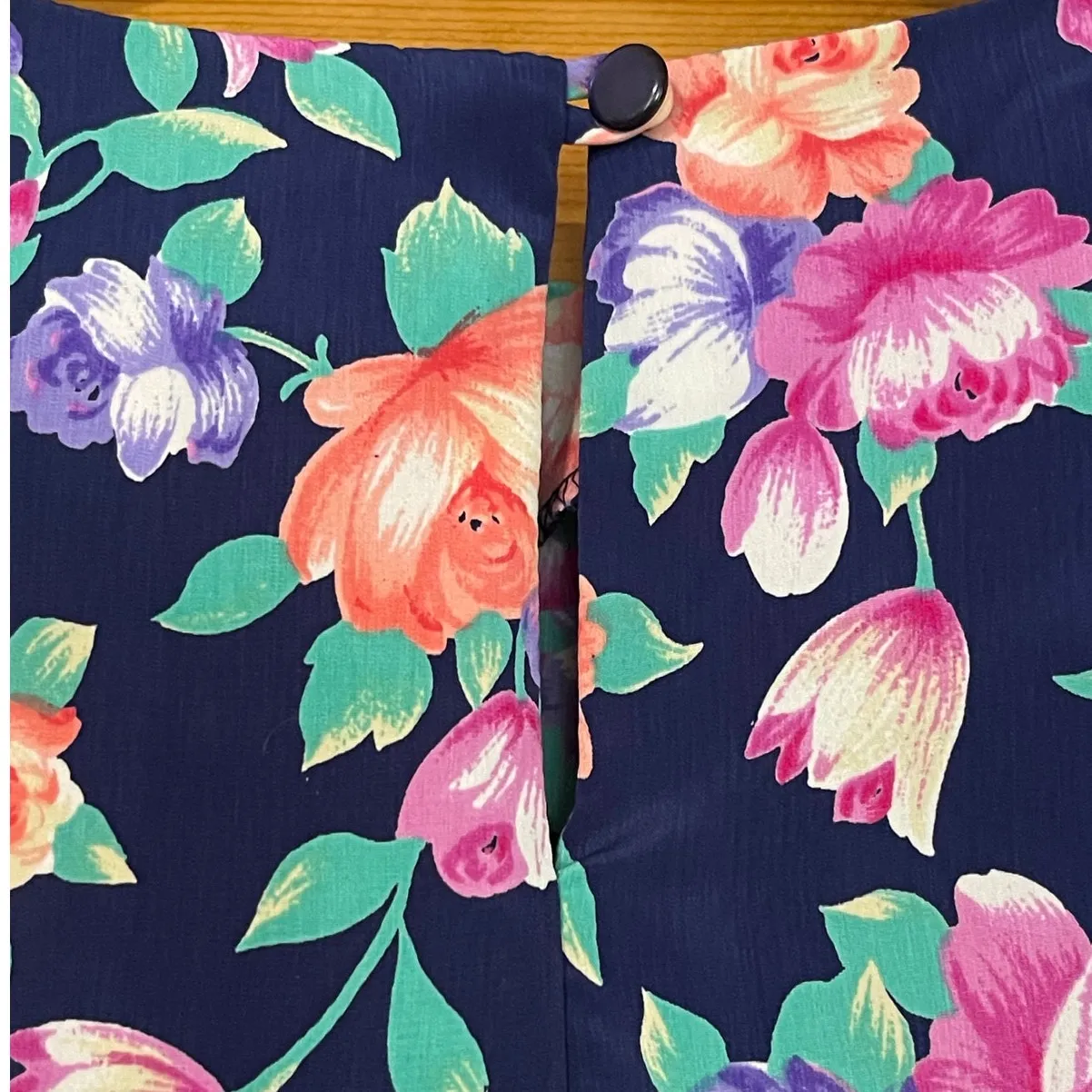 Susan Graver S.G. Sport Vintage Large Blue Floral Short Sleeve Top & Belt/Scarf - Image 4