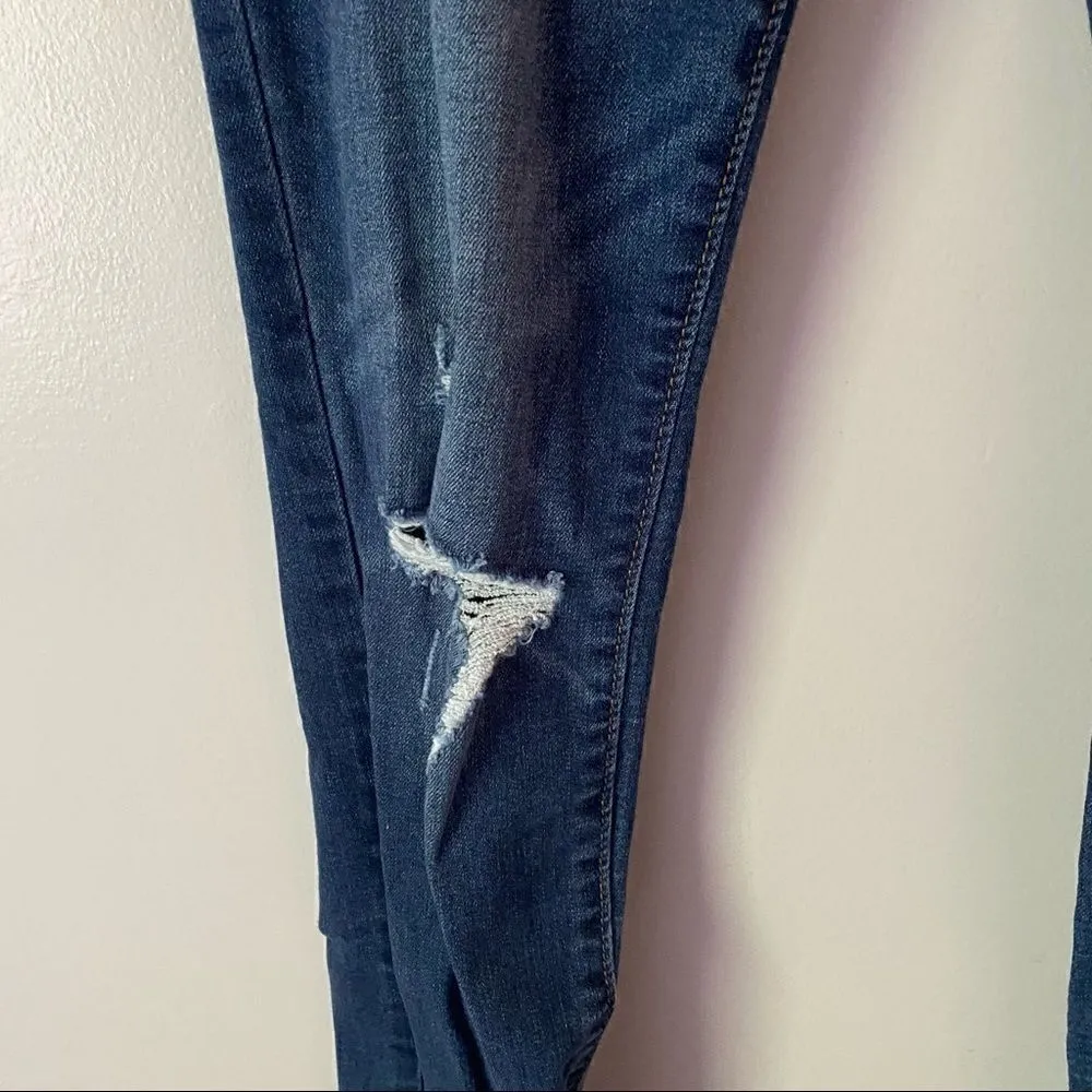 Old Navy rockstar Mid rise distressed size 2P - Image 3