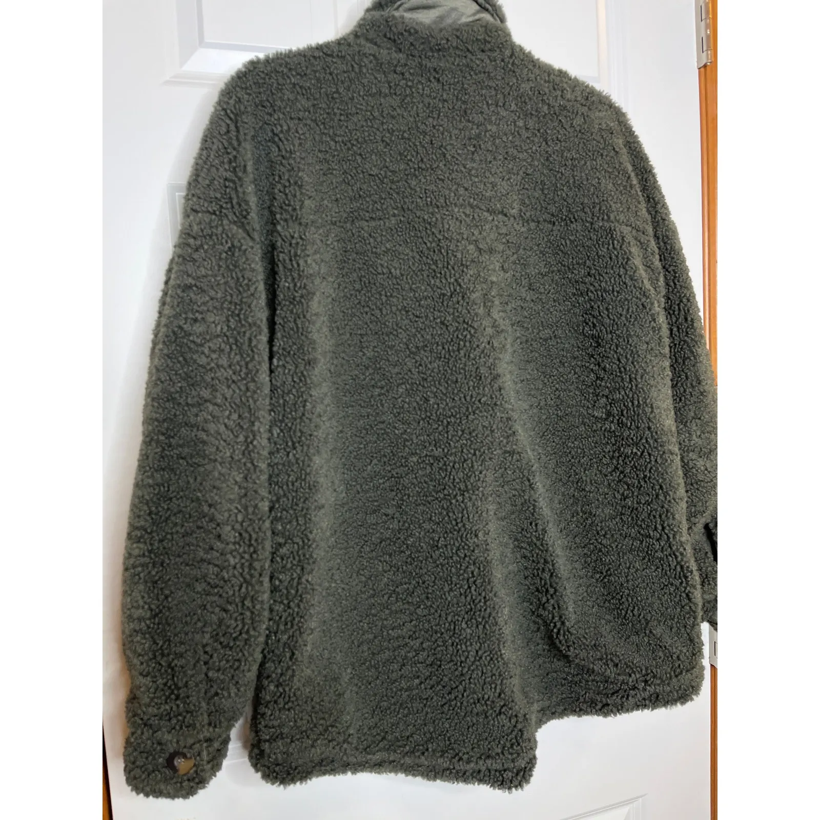 Hem & Thread Medium Sherpa Shacket Dark Olive Green Warm Cozy - Image 2