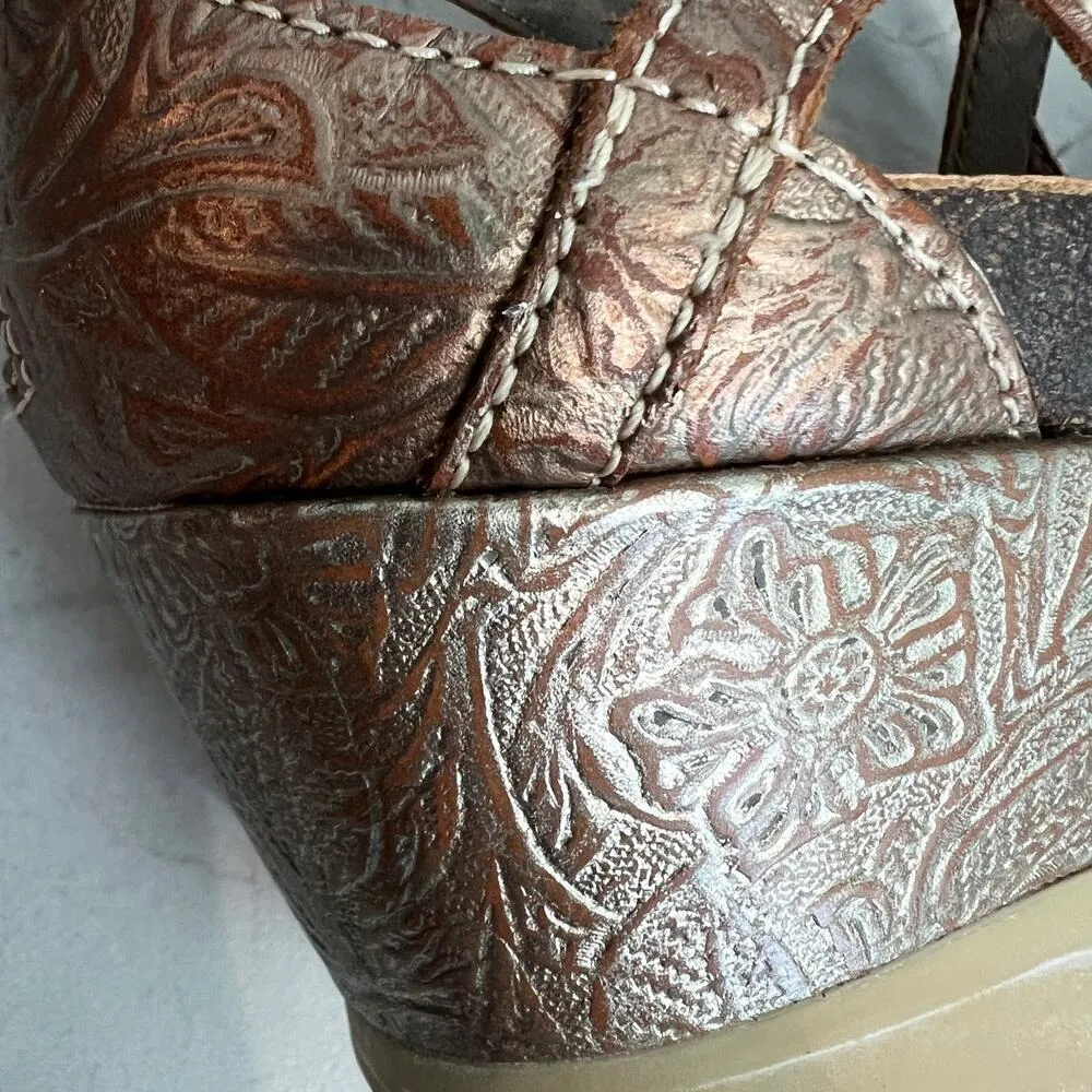 OTBT Women's Nomadic Wedge Sandal Hickory Size 8.5M Strappy Gladiator Leather - Image 9