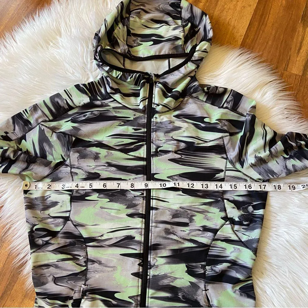 Lululemon Mist Over Windbreaker in Paint Glide Multi - Image 11