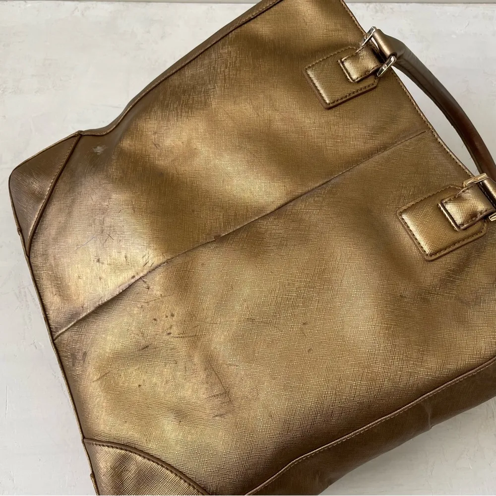 Tory Burch Robinson Gold Metallic Saffiano Mirror Tote Purse - Image 7