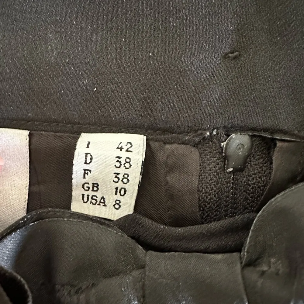 Vintage Moschino!  Black pencil skirt with side ribbon and bow - size 4/6 - Image 9