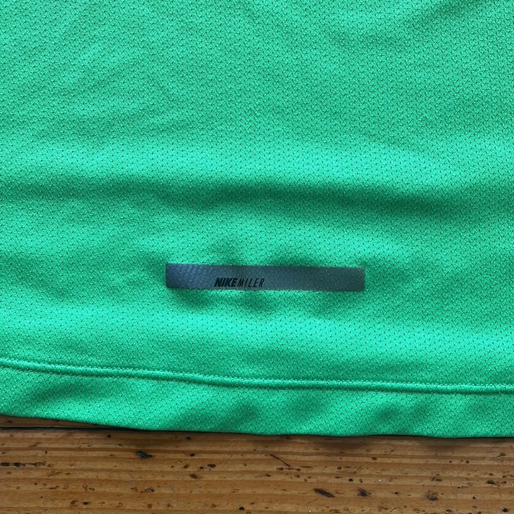 Nike  Dri Fit Tank Neon Green Size Medium - Image 6