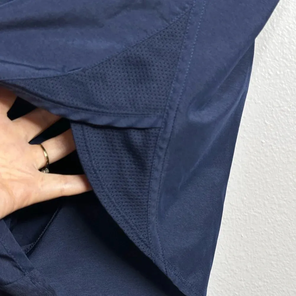 Under Armour Women Navy Blue Loose Fit Athletic Heat Gear Shorts Size M. - Image 4