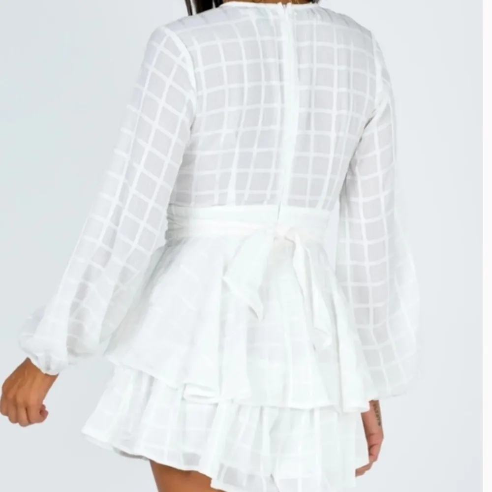 Princess polly string of stars white romper with clasp! - Image 2