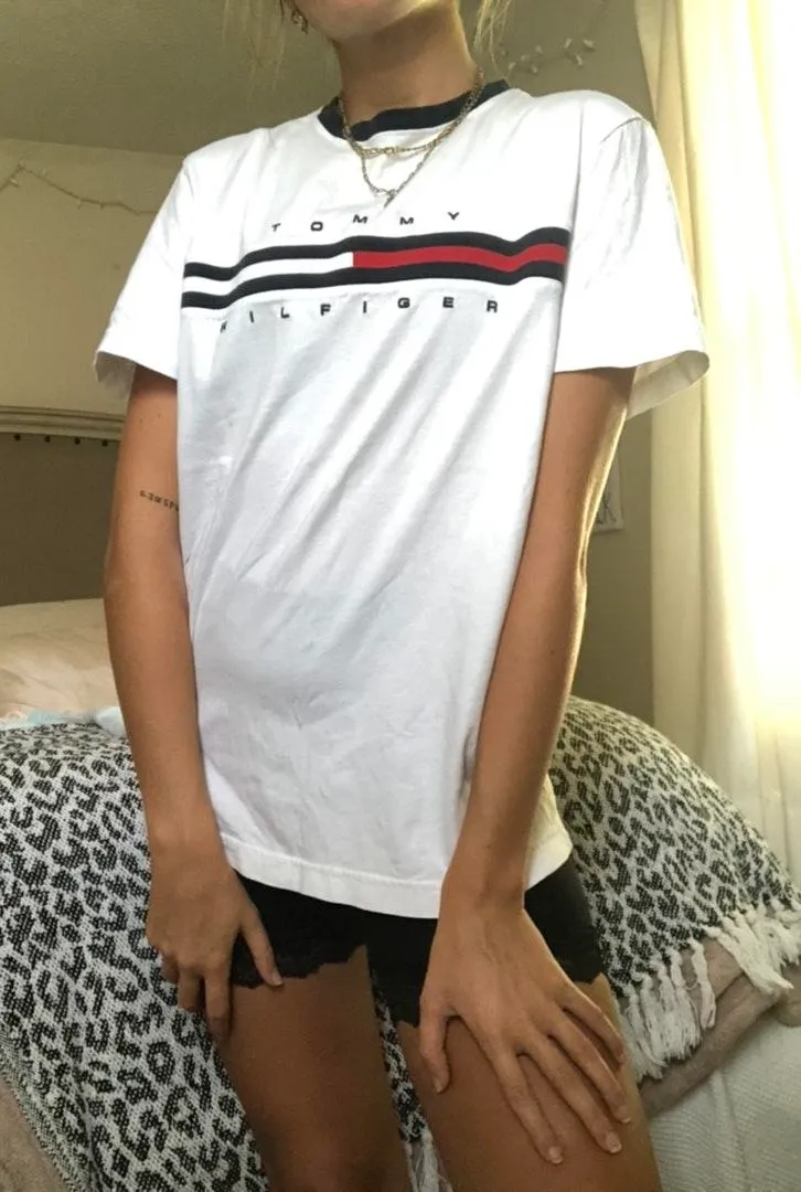 Tommy Hilfiger t shirt - Image 2