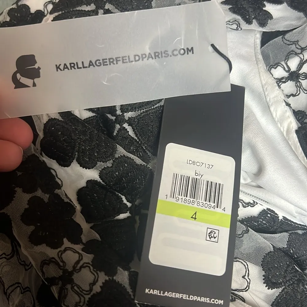 Karl Lagerfeld Sleeveless Floral Dress - Image 10
