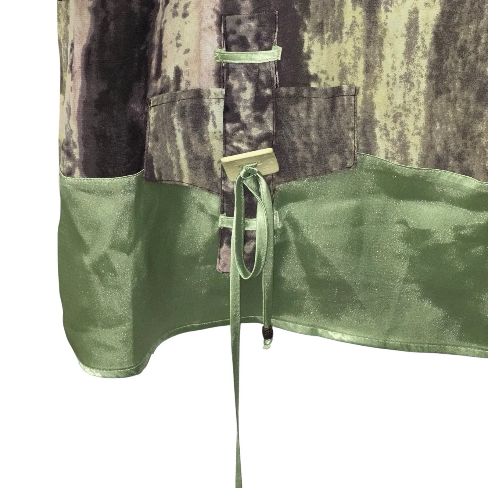 Miss Dalida Paris Abstract Print Blouse Women's Size 5 (XL) Bat Wing Satin Trim Green - Image 2