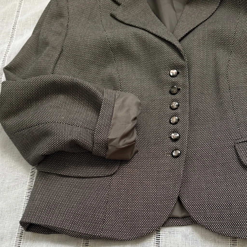 Dress Barn Travis Ayer’s Boxy Cropped Blazer - Image 9